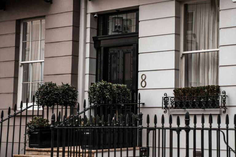 House Owned By Unmarried Couple