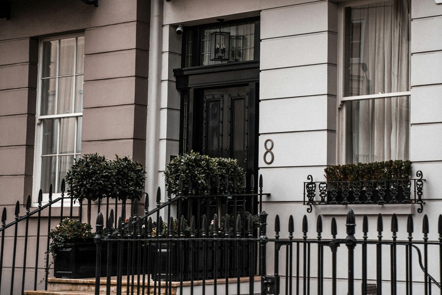 House Owned By Unmarried Couple